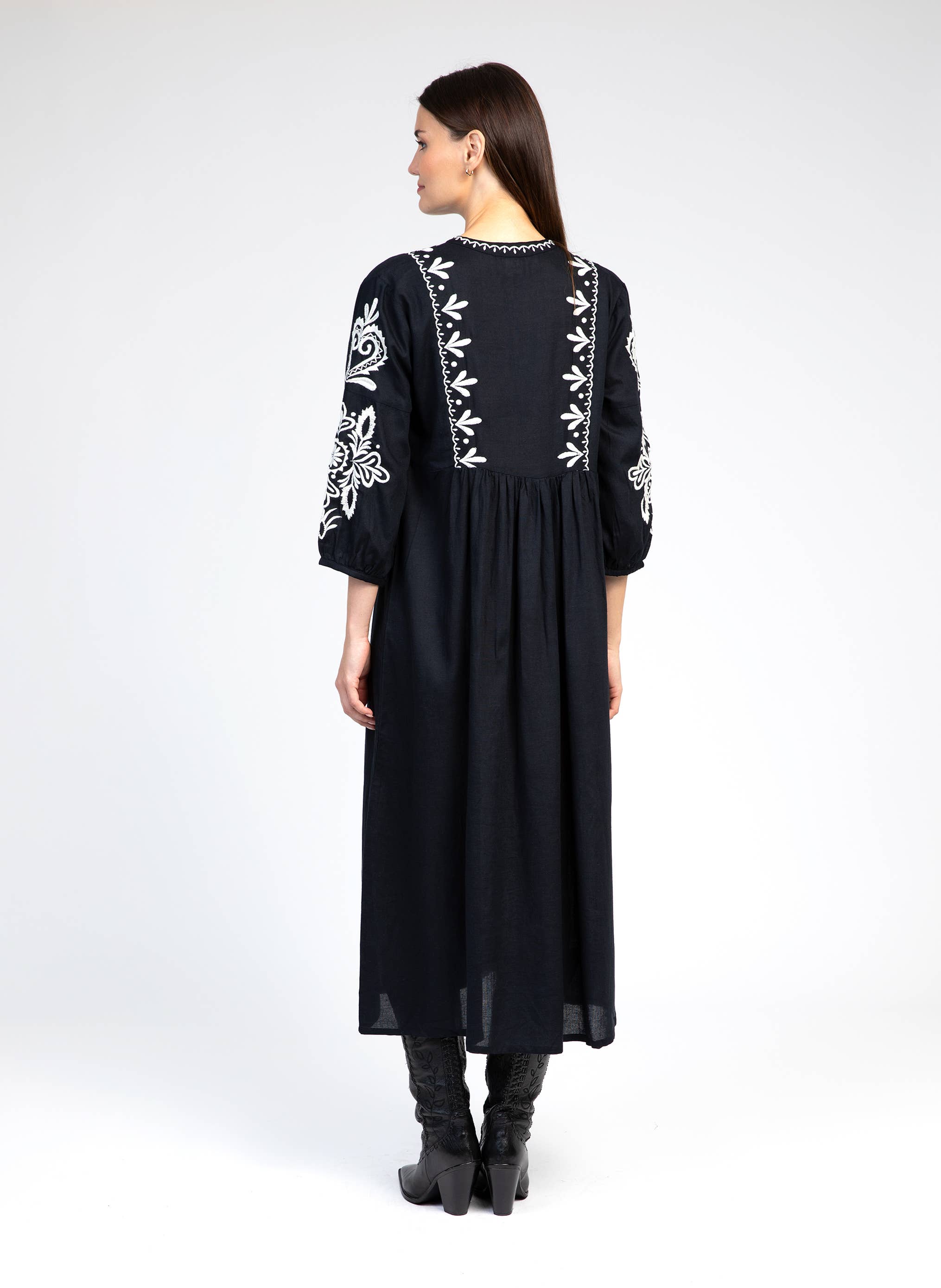 OLYVIERO schwarzes besticktes Kleid An&