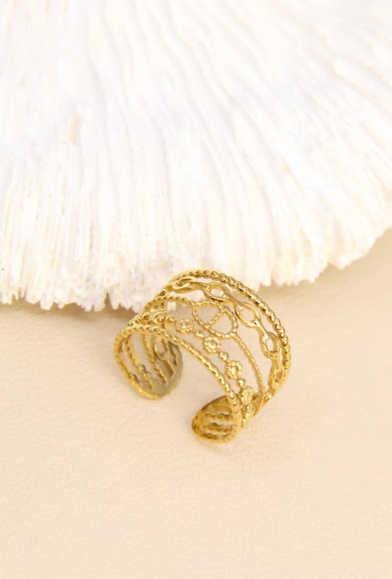 Golden Nomad – Breiter, 18K vergoldeter Edelstahlring mit Boho-Ornamenten und Cut-Out-Design