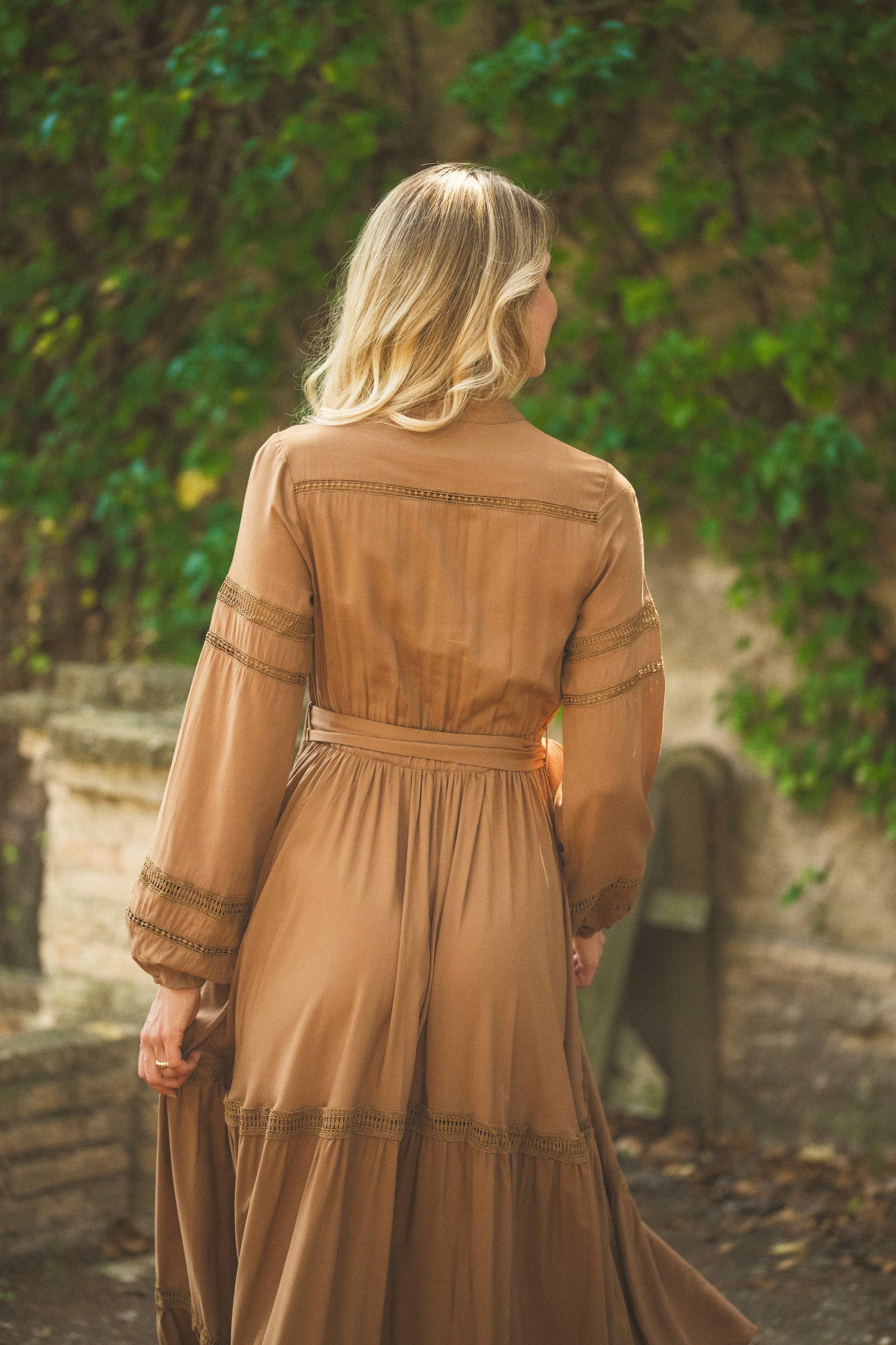 MOKKAFARBENES JAYNIE MAXIKLEID Jaase