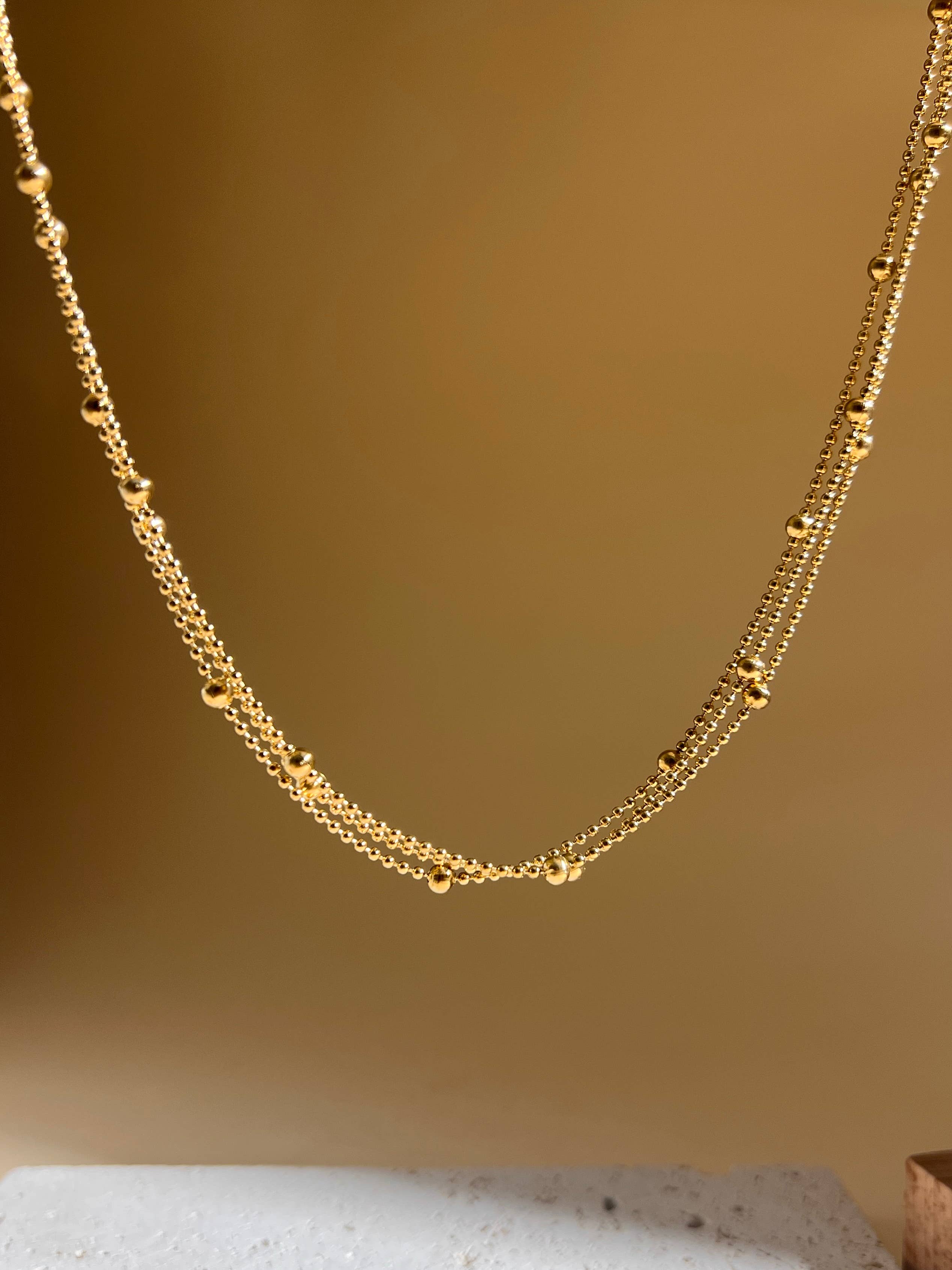 Dreireihige goldene Halskette mit feinen Kugelketten aus Edelstahl, 18K vergoldet