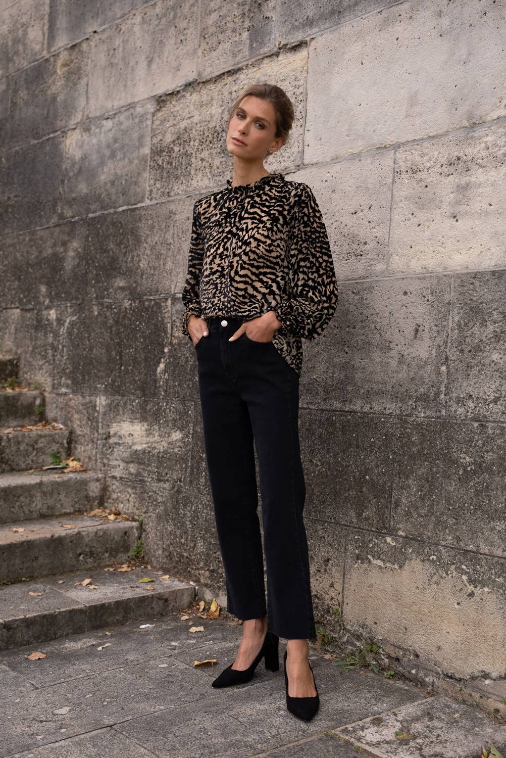 Elaine Samtbluse mit Stehkragen - 80883-5 CHOKLATE PARIS