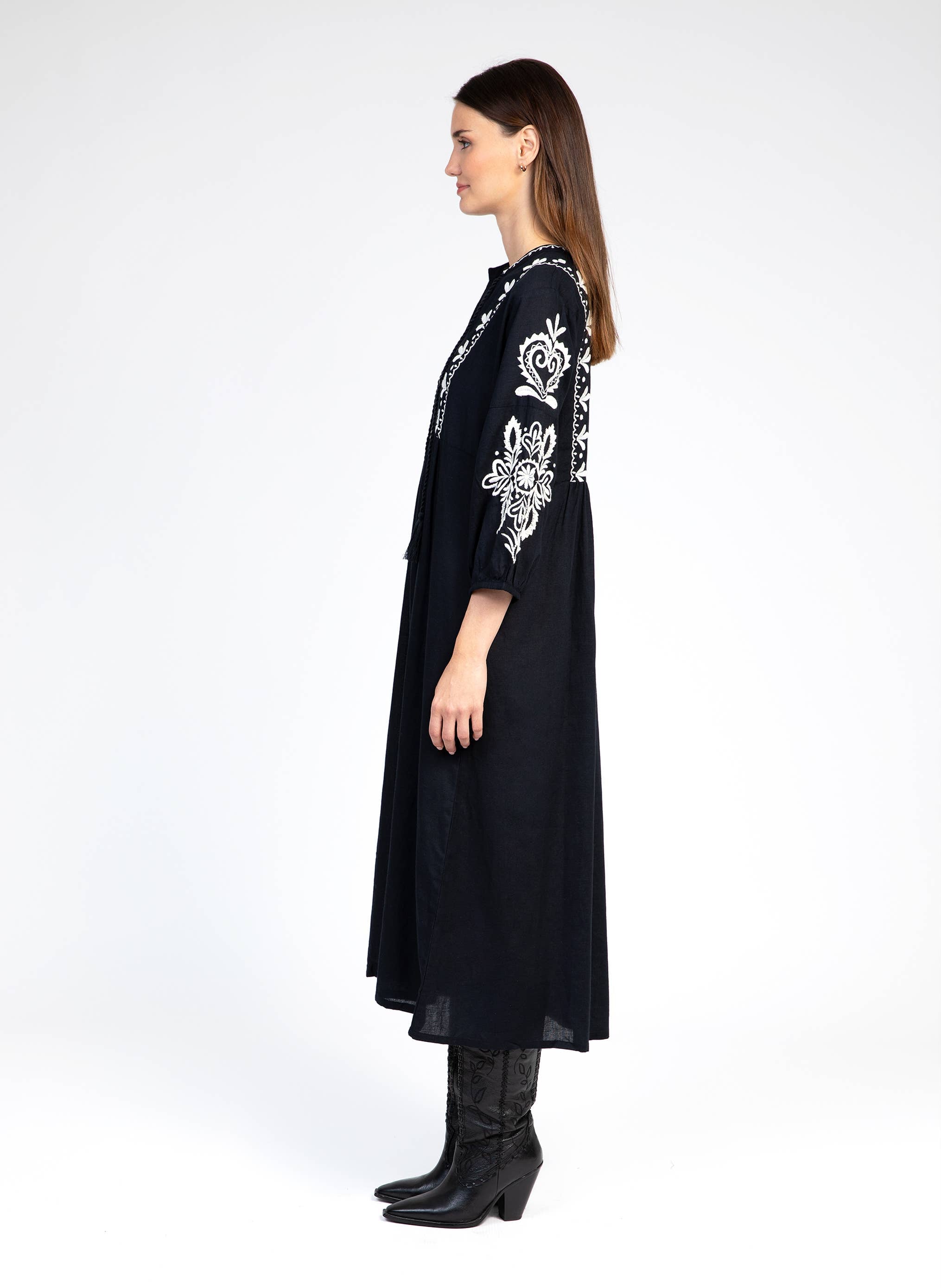 OLYVIERO schwarzes besticktes Kleid An&