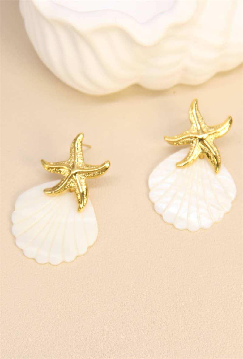 Seaside Glow – Ohrstecker mit 18K vergoldetem Seestern & Resinmuschel in Perlmutt-Optik, maritimer Boho-Look