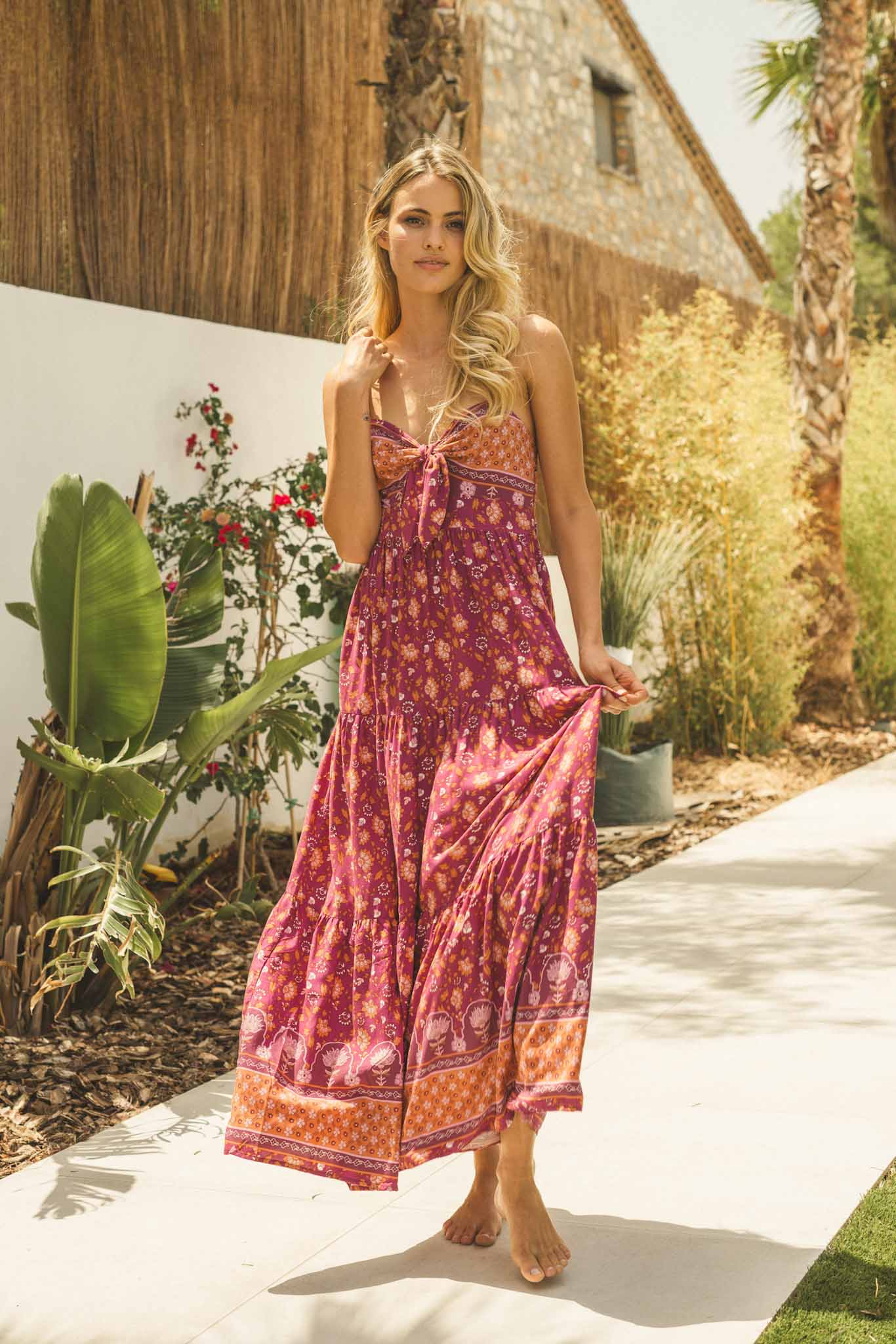 JAASE Merlot Bambi Kleid mit Bohème-Print, Herz-Ausschnitt, stretchy Rückenteil, verstellbare Träger. 100% Viskose.