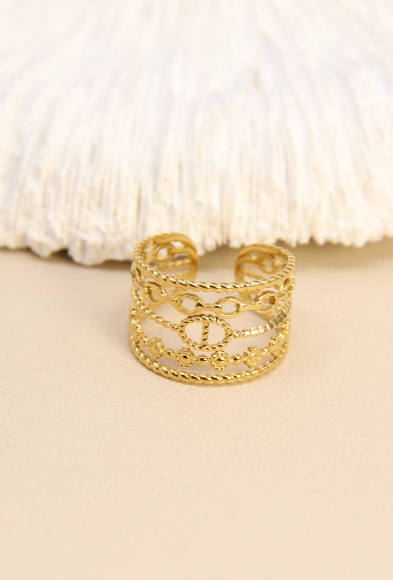 Golden Nomad – Breiter, 18K vergoldeter Edelstahlring mit Boho-Ornamenten und Cut-Out-Design