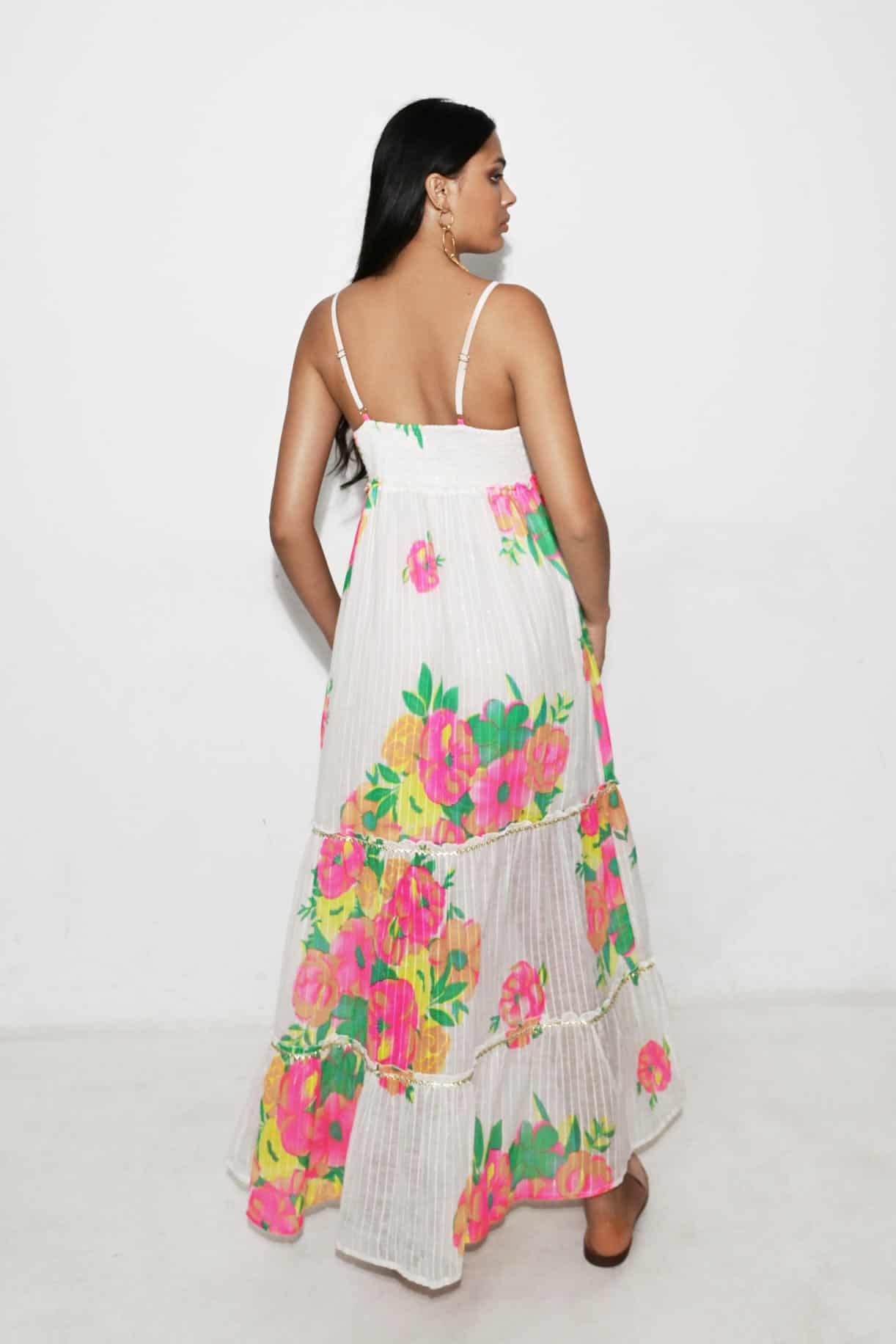 LANGES KLEID MIT VIELEN BLUMEN Piti Cuiti