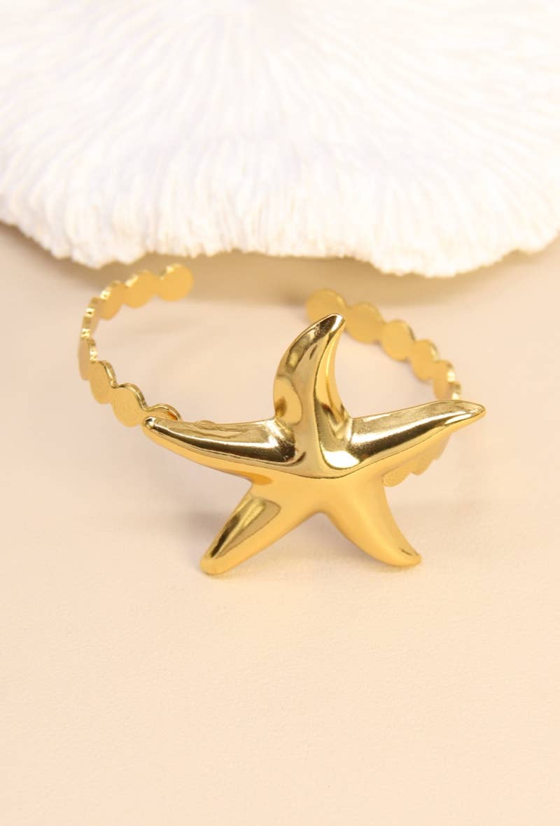 Star Bay – Vergoldeter Edelstahl-Armreif mit Seestern-Design, offen & größenverstellbar, maritimer Sommerlook
