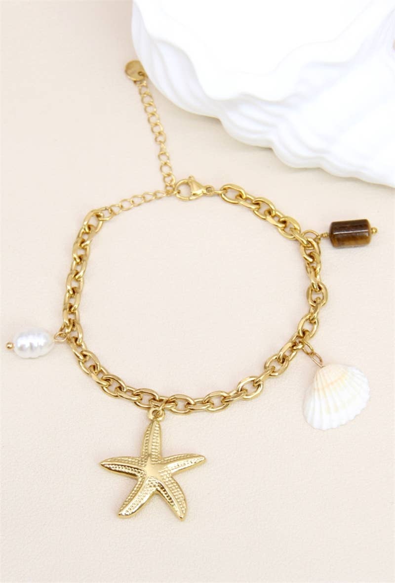 Ocean Whisper Armband – Vergoldete Gliederkette mit Seestern, Muschel, Perle & Naturstein im maritimen Boho-Stil