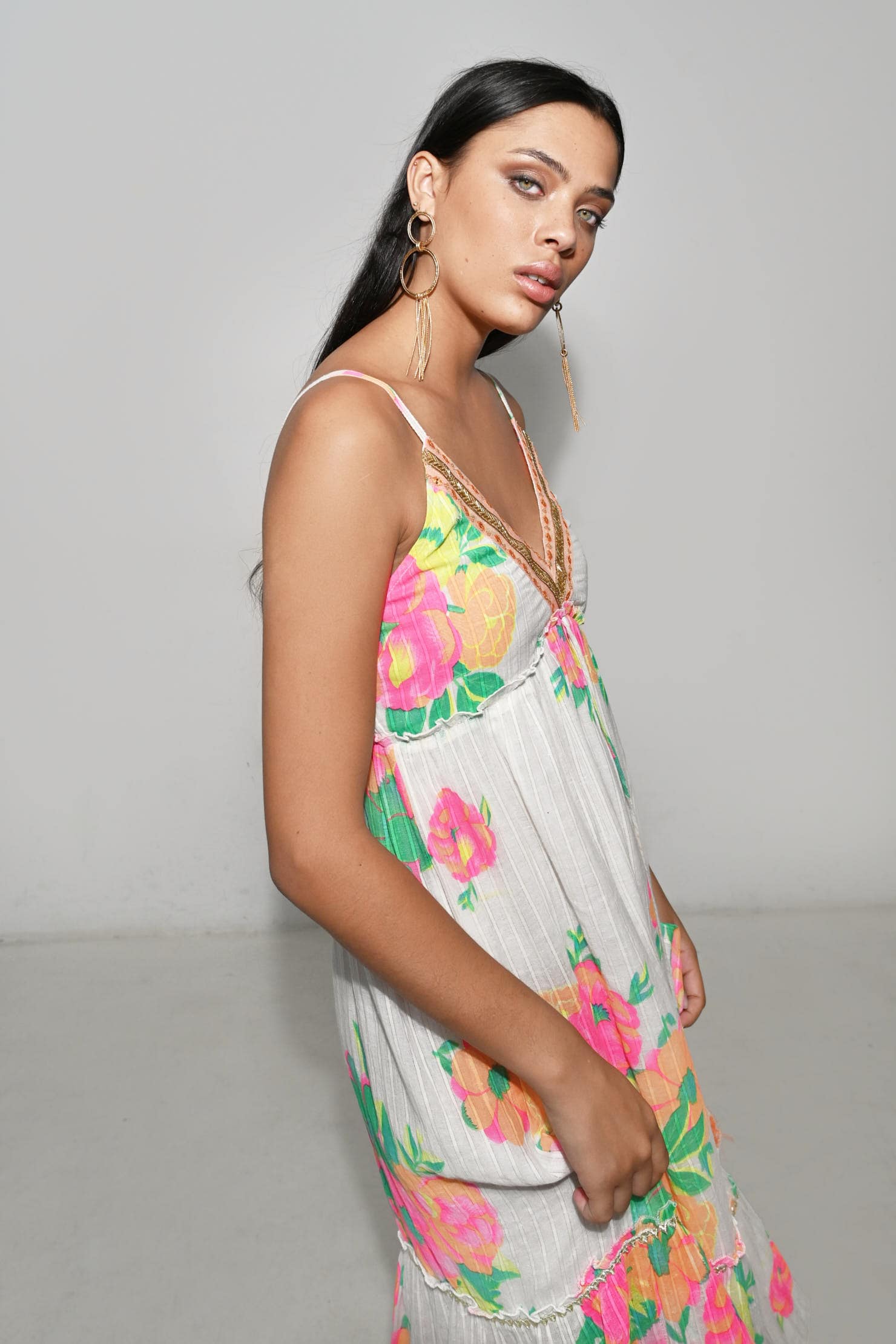 LANGES KLEID MIT VIELEN BLUMEN Piti Cuiti