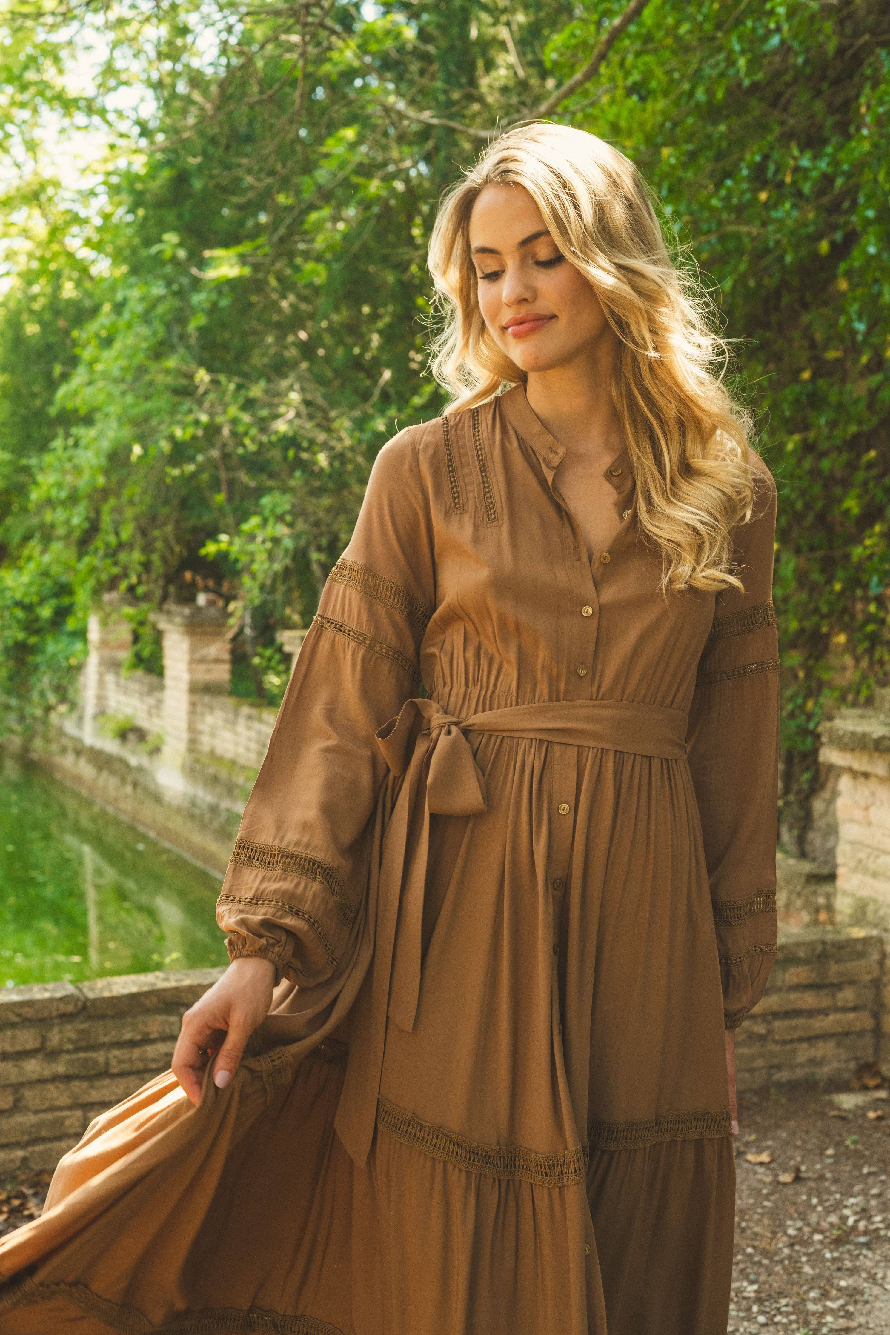 MOKKAFARBENES JAYNIE MAXIKLEID Jaase