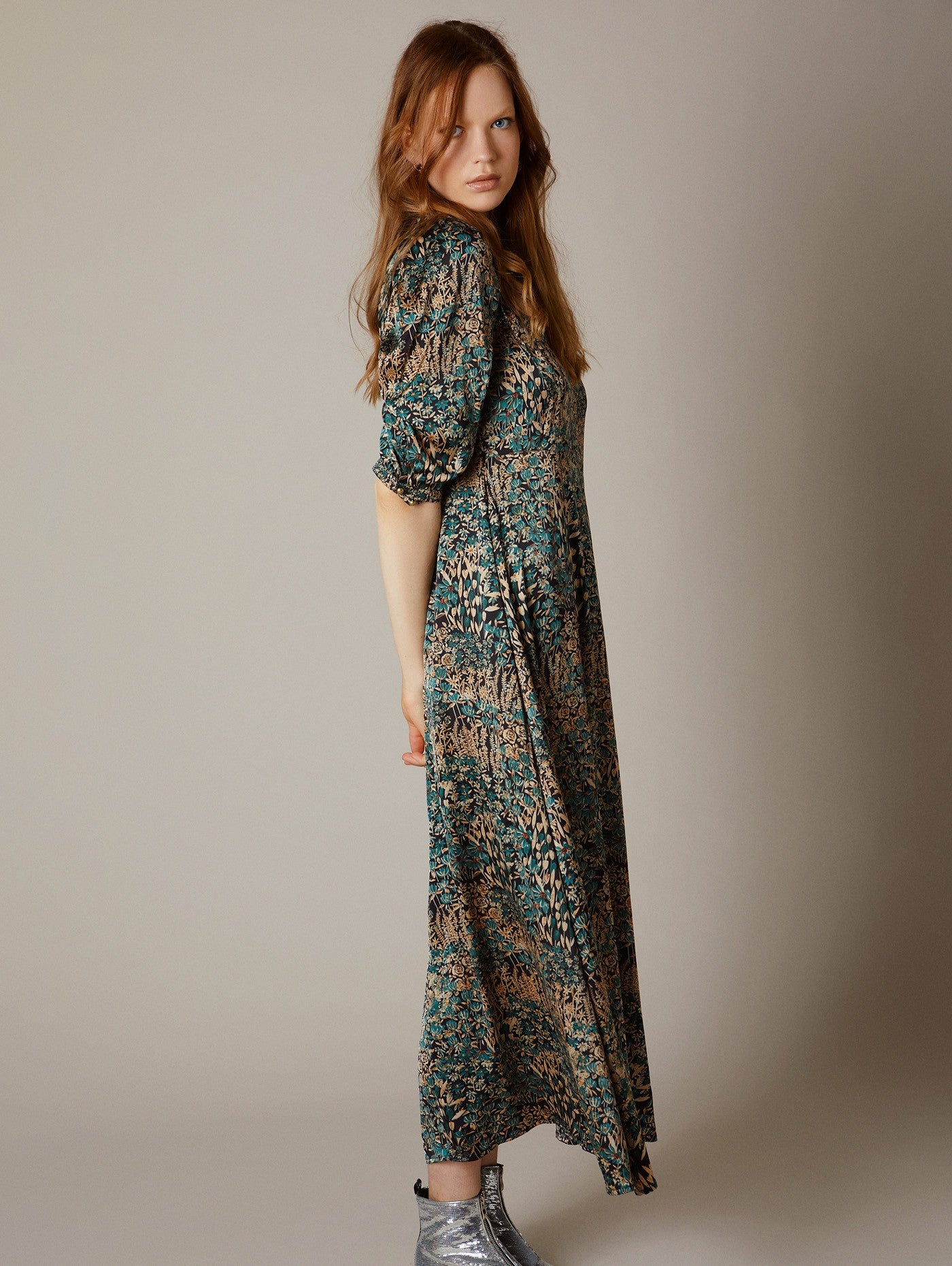 Traumhaft schönes Satinmaxikleid mit edlem Print Frollein Herzblut Meisie Maxikleid Kleid Satin