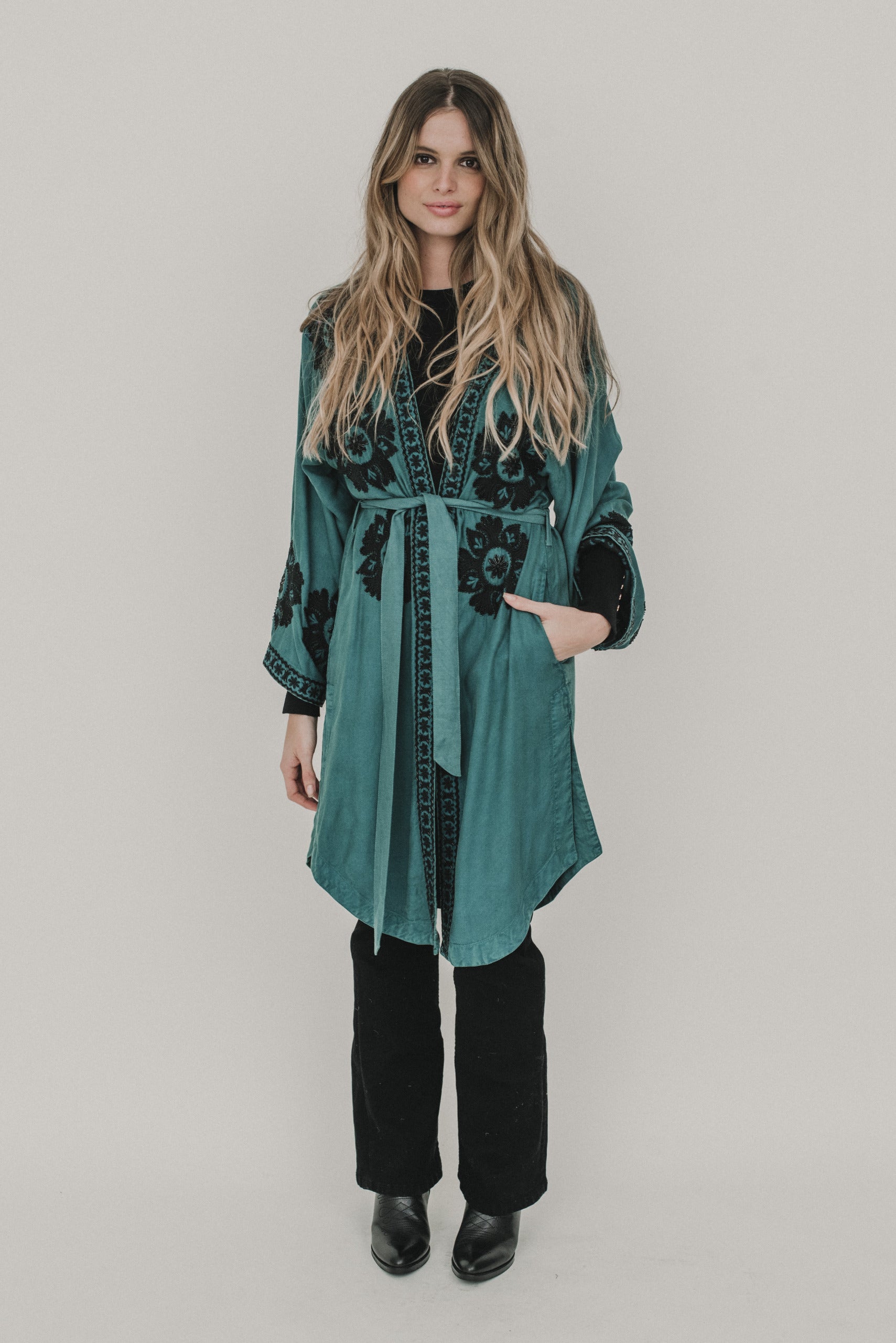 Roma Kimono grün Piti Cuiti