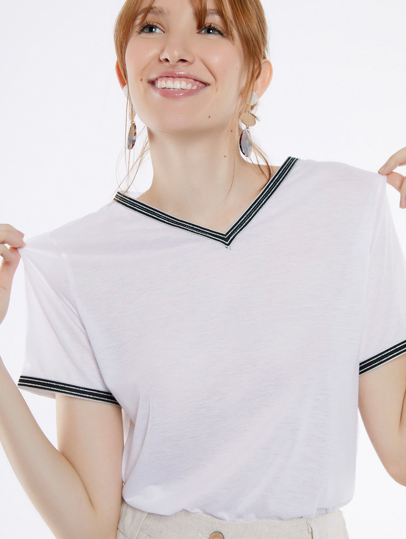 T-Shirt mit V-Ausschnitt Meisie