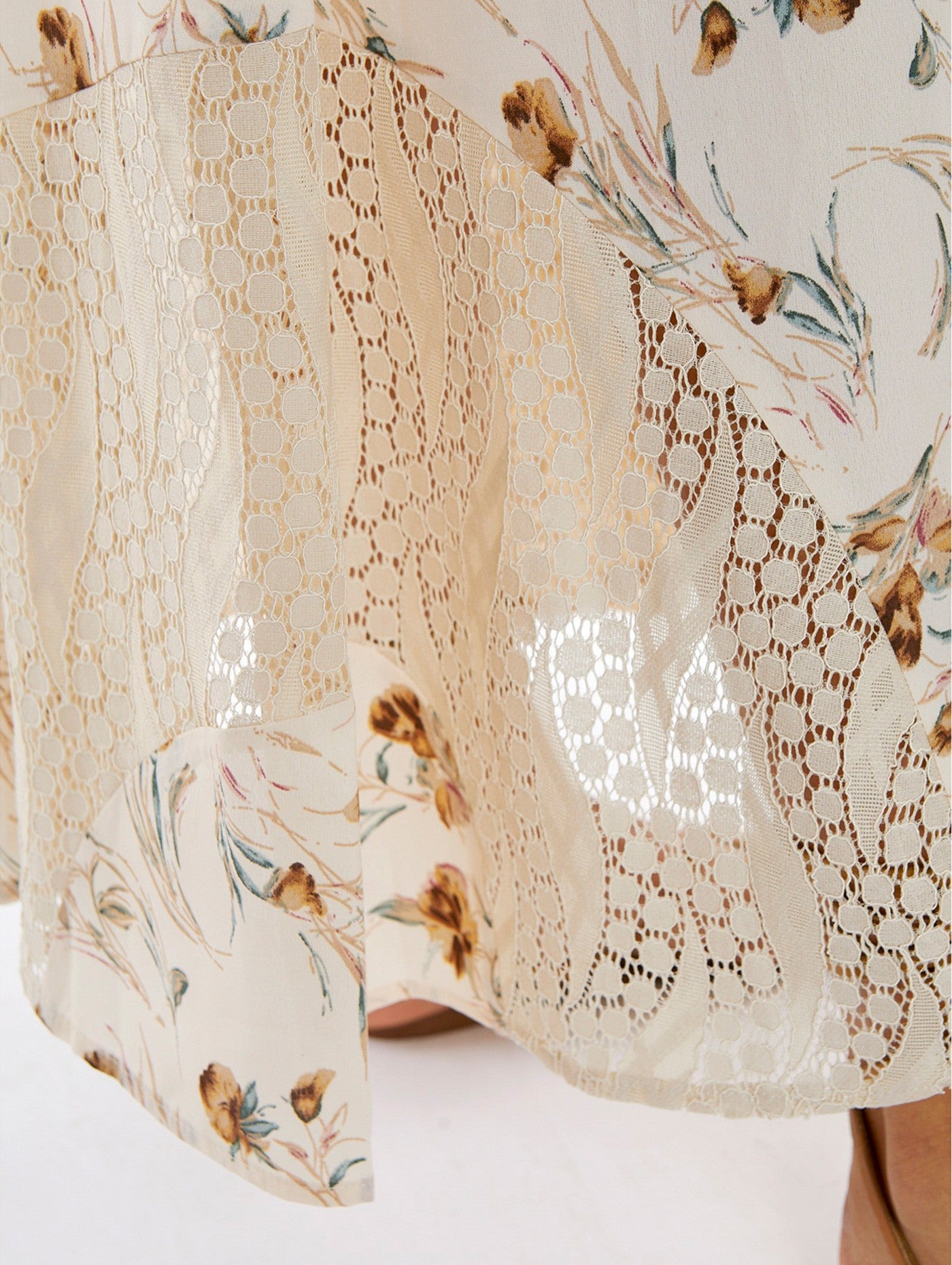 Langer Bohorock mit Spitzendetails Meisie