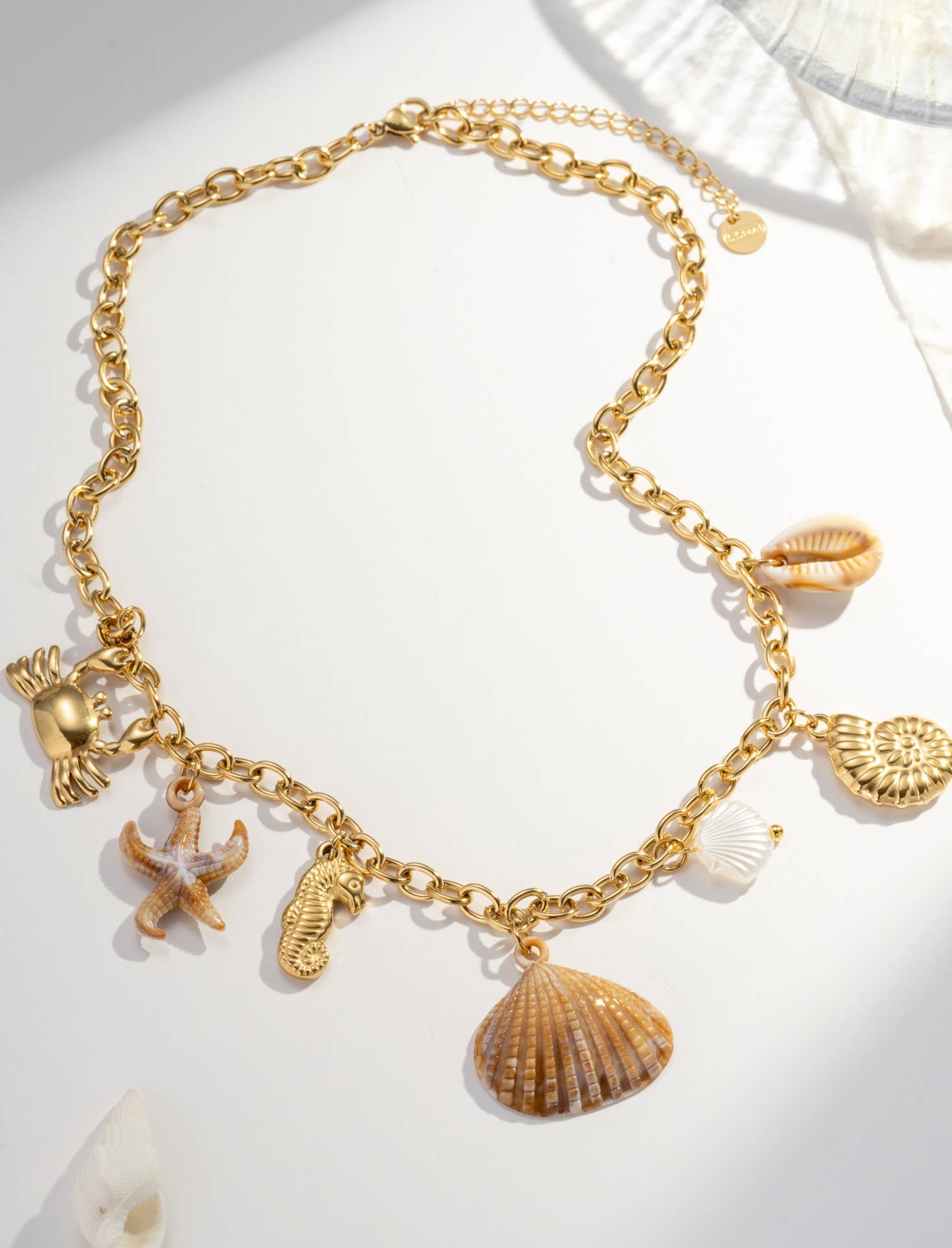 Goldene Edelstahlkette mit maritimen Anhängern und echten Muscheln, wasserfest &amp; allergenfrei