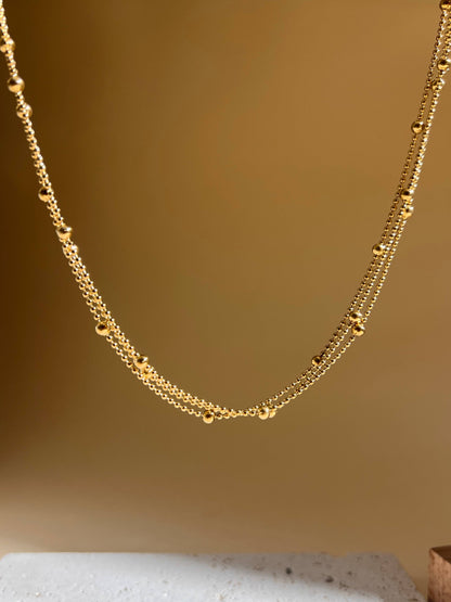 Dreireihige goldene Halskette mit feinen Kugelketten aus Edelstahl, 18K vergoldet