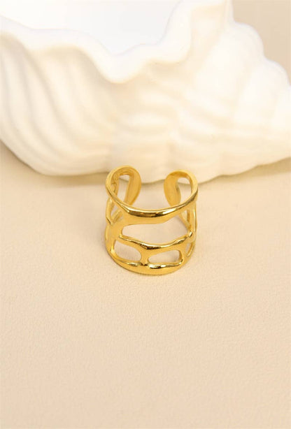 Golden Wave – 18K vergoldeter Cut-Out-Ring mit wellenförmigem Design, größenverstellbar