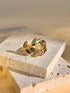 Iridescent Ivy – Vergoldeter Damenring mit schillernden Perlmuttblättern, verstellbar, Edelstahl 18K vergoldet, hypoallergen