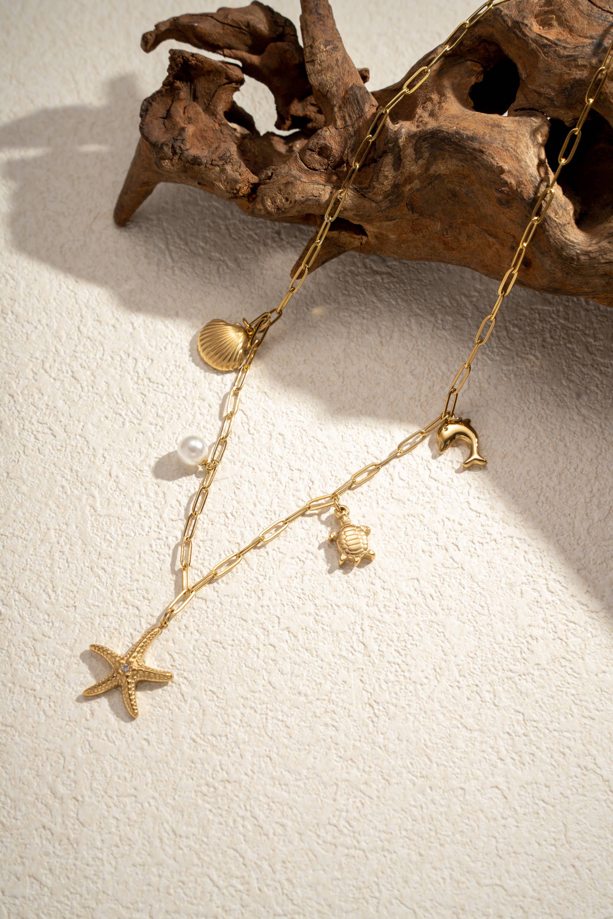 Statementkette mit Seestern, Schildkröte, Delfin, Perle und Muschel aus 18K vergoldetem Edelstahl