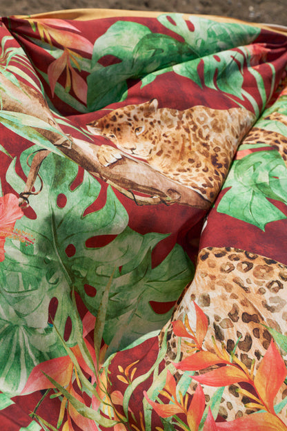 Pareo „Jaguar Jungle“ – Tropischer Traum in Blau oder Bordeaux Frollein Herzblut