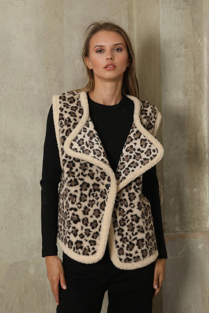 Leopard Print Sherpa Weste – Kuschelig und Stilvoll Frollein Herzblut